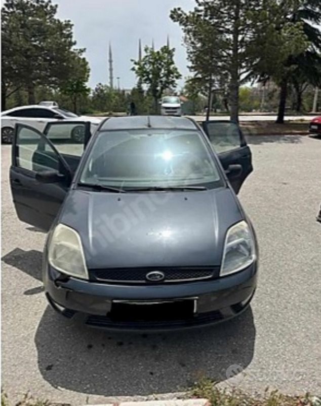Usata Ford Fiesta 80 CV (58 kW) 2005 Utilitaria