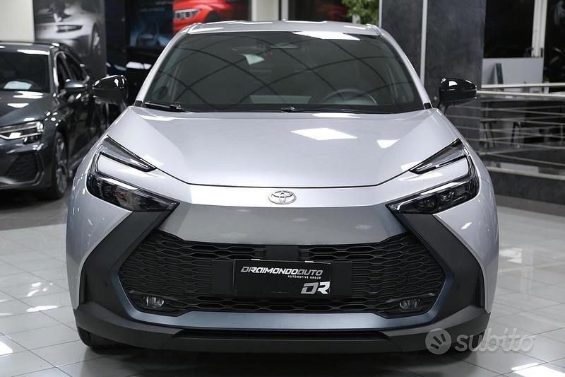 Usata Toyota C-HR+ Trend 72 kW (98 CV) 2025 Grigio argento SUV