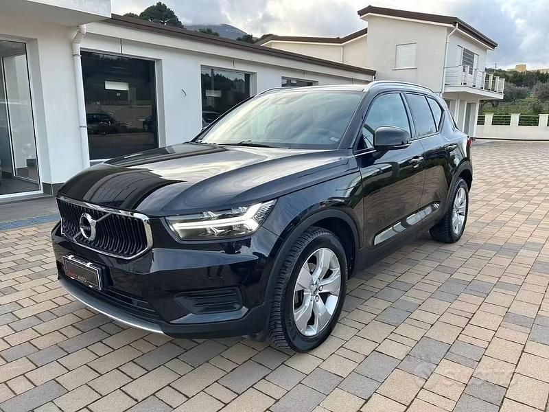Usata Volvo XC40 Momentum 150 CV (110 kW) 2020 Nero SUV