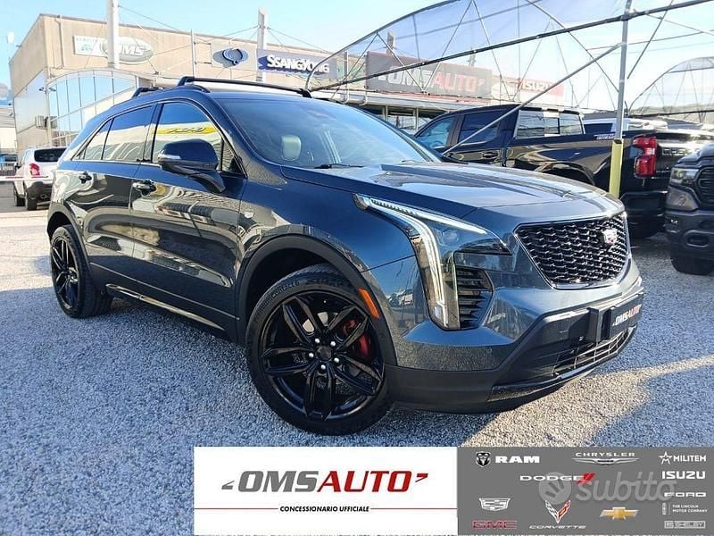 Usata Cadillac XT4 230 CV (169 kW) 2022 Grigio scuro SUV