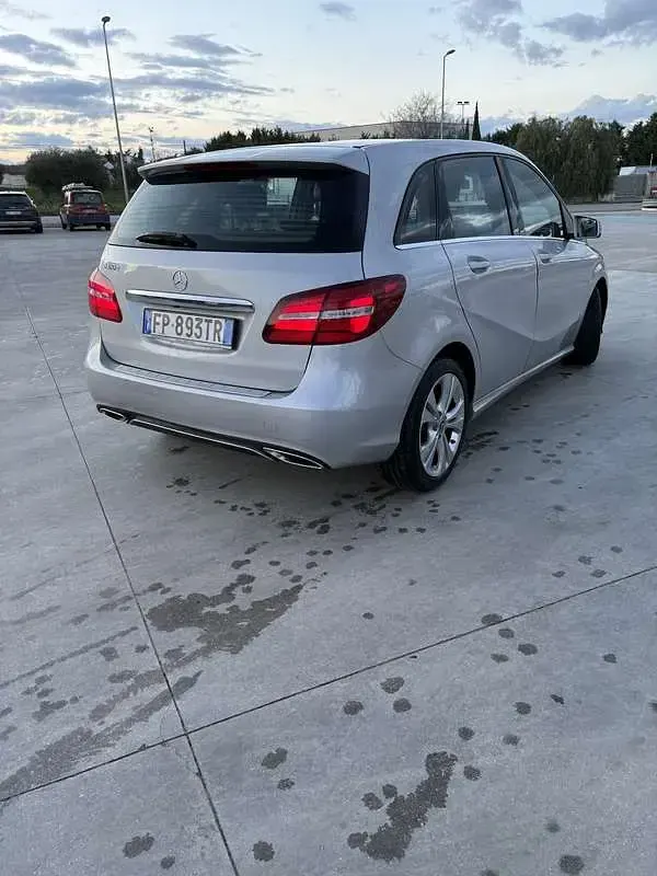 Usata Mercedes B180 109 CV (80 kW) 2018 Utilitaria