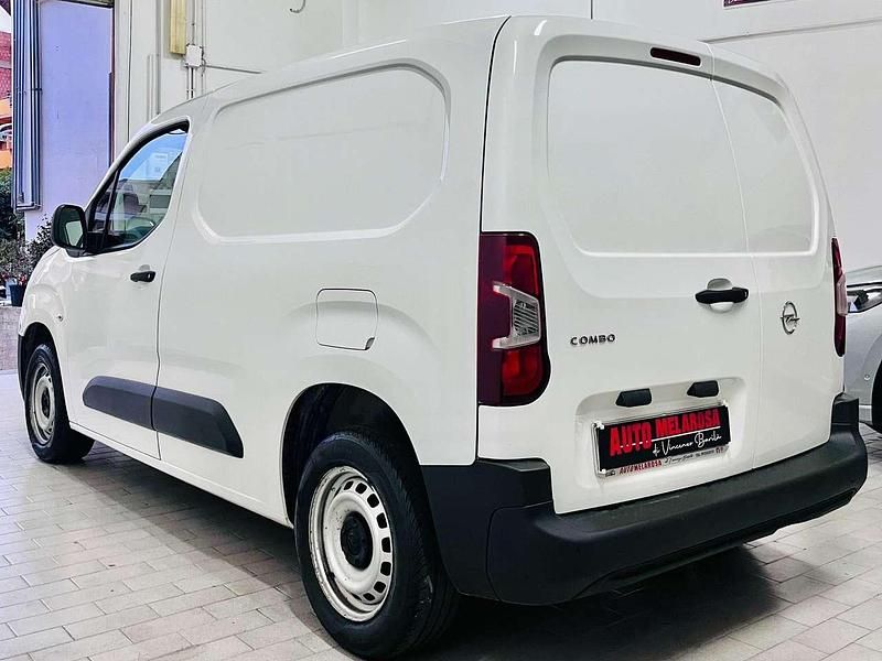 Usata Opel Combo 99 CV (72 kW) 2019 Bianco Furgone