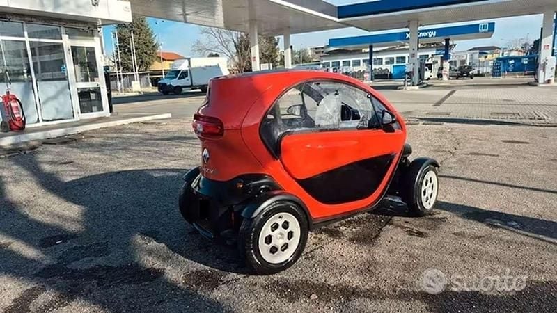 Usata Renault Twizy Life 44 kW (61 CV) 2016 Arancione Utilitaria