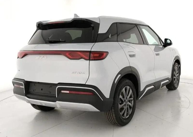 Nuova BYD Atto 2 Boost 212 CV (155 kW) 2026 Skiing white SUV