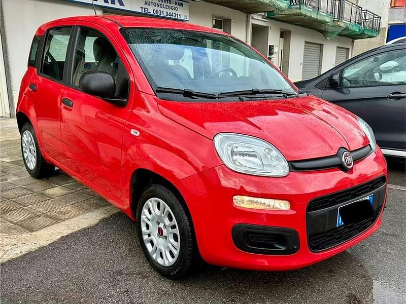 Usata Fiat Panda Easy 69 CV (50 kW) 2020 Rosso Utilitaria