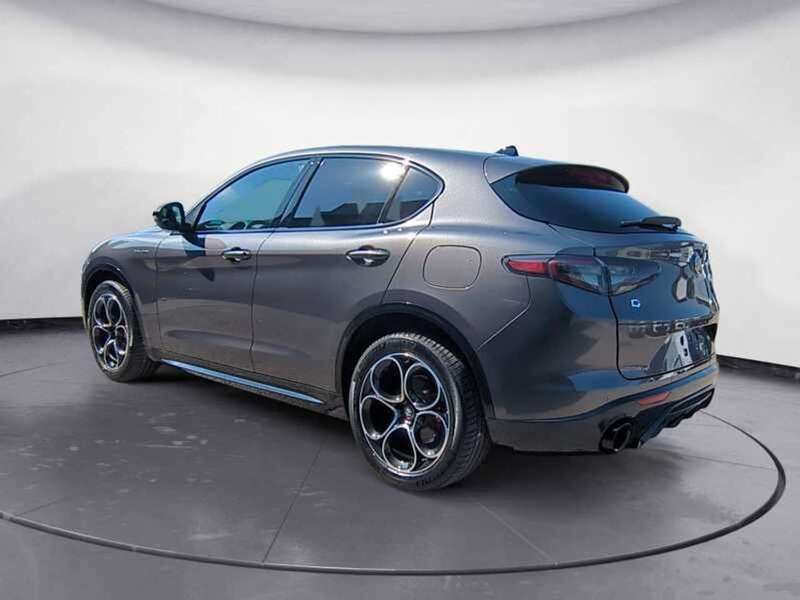 Usata Alfa Romeo Stelvio Veloce 210 CV (154 kW) 2024 Grigio vesuvio SUV