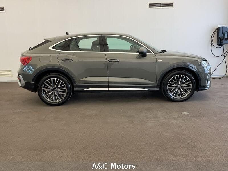 Usata Audi Q3 Sportback S-Line 150 CV (110 kW) 2023 Grigio SUV