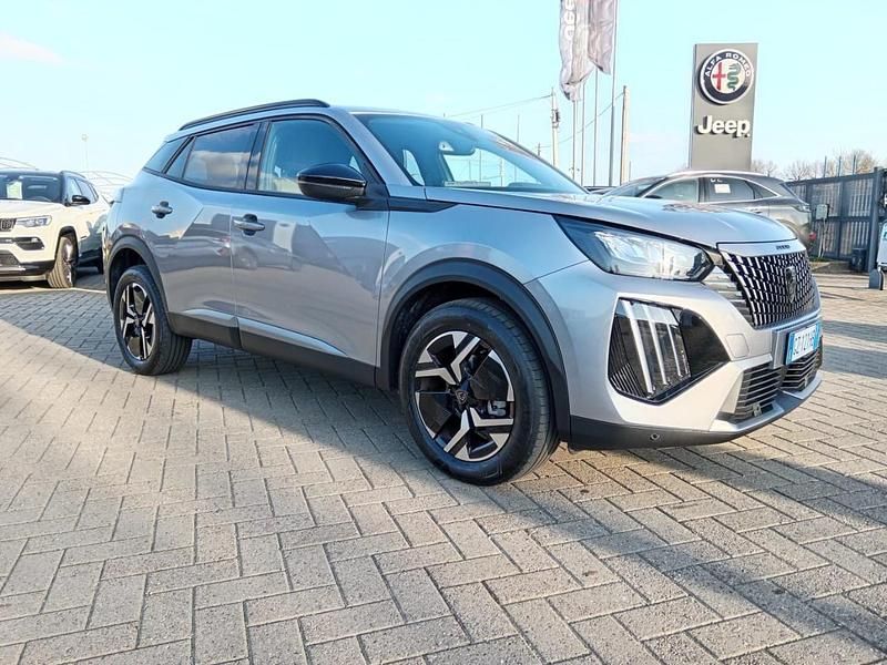 Usata Peugeot 2008 Allure 102 CV (75 kW) 2025 Argento SUV