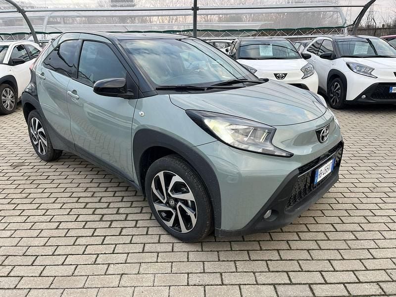 Neu Toyota Aygo X Trend 116 PS (85 kW) 2025 Grün SUV