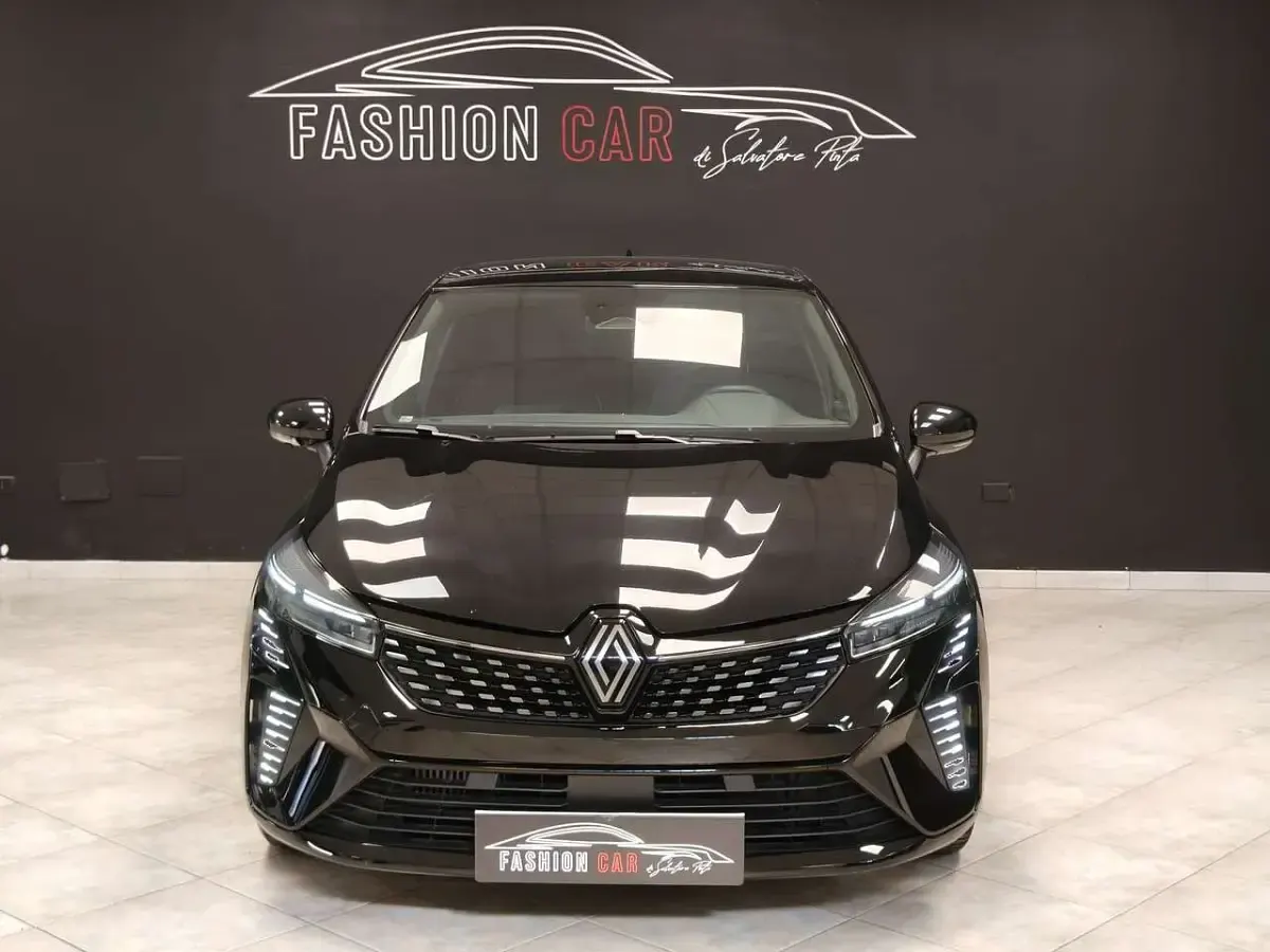 Usata Renault Clio V Techno 91 CV (66 kW) 2025 Nero Utilitaria