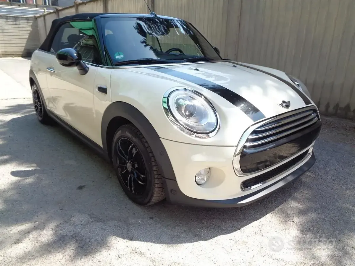 Usata Mini Cooper Cabriolet 136 CV (100 kW) 2017 Bianco Cabrio
