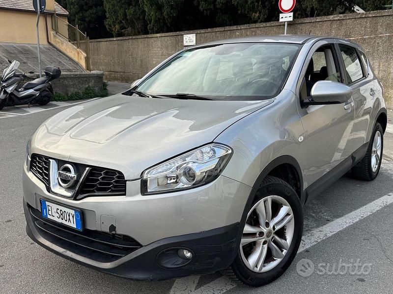 Grigio Usata 2012 Nissan Qashqai SUV | 3900 € (Super prezzo) - Immagine 1/4