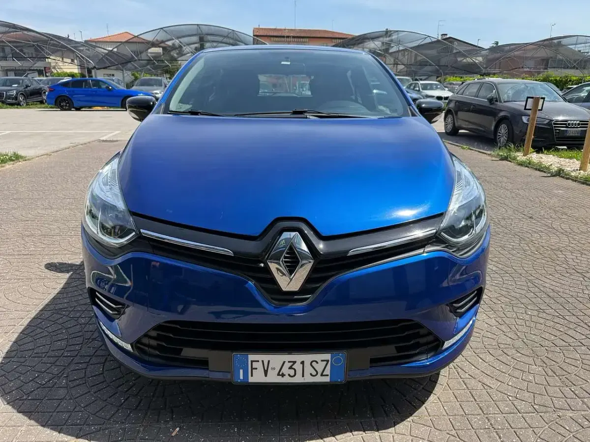 Usata Renault Clio IV Intens 75 CV (55 kW) 2019 Blu/azzurro Berlina