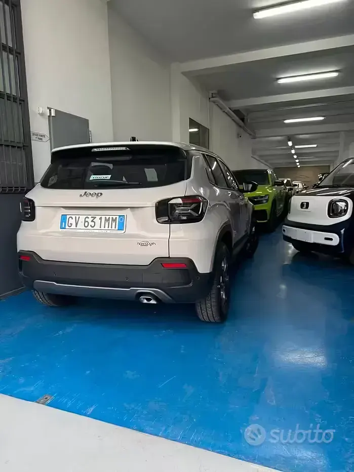 Usata Jeep Avenger Longitude 101 CV (74 kW) 2024 Beige SUV