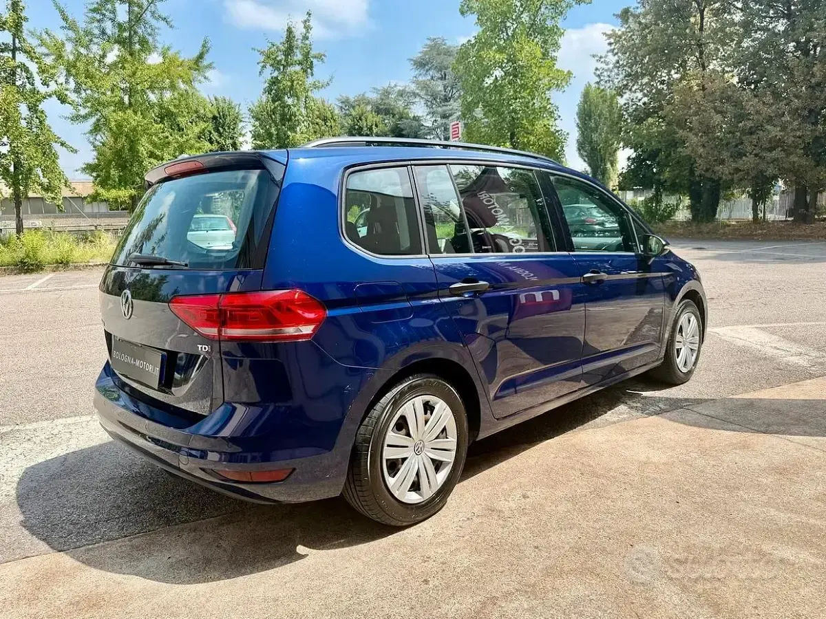 Usata VW Touran Trendline 110 CV (80 kW) 2016 Blu Monovolume