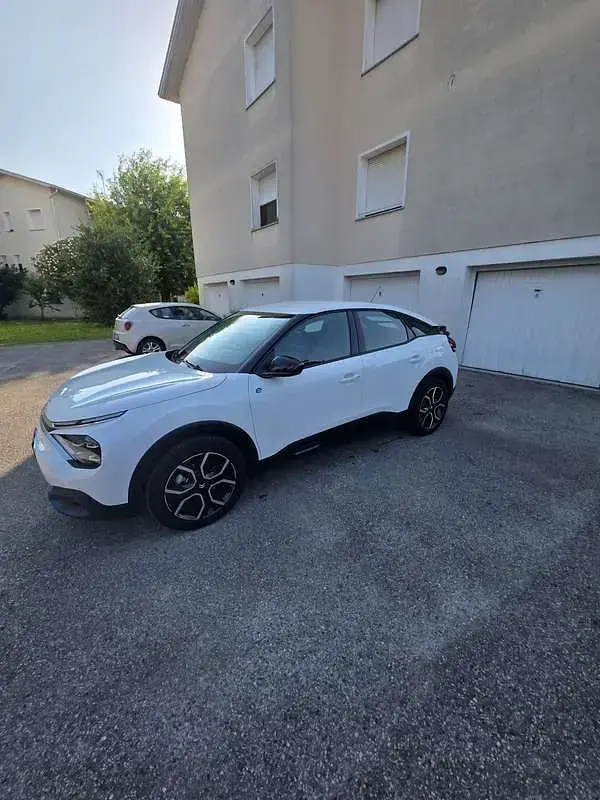 Usata Citroën e-C4 56 kW (77 CV) 2024 Bianco Berlina