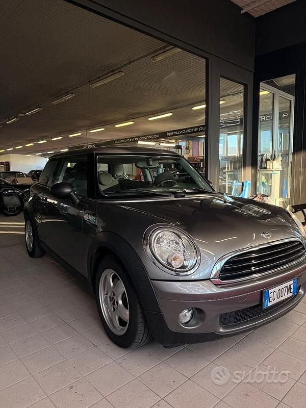 Usata 2010 Mini ONE Due volumi | 6000 € (Cara) - Immagine 1/4