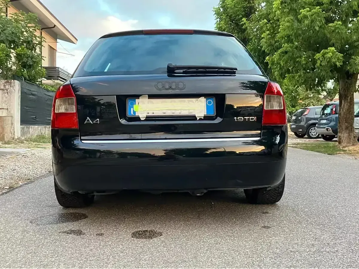 Usata Audi A4 Ambiente 131 CV (96 kW) 2005 Nero Station wagon