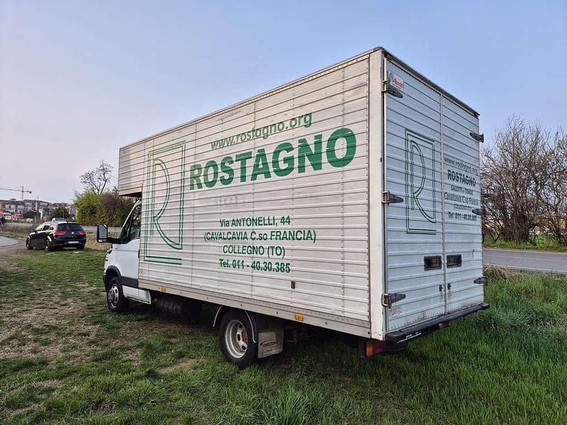 Usata Iveco Daily 116 CV (85 kW) 2005 Bianco Furgone