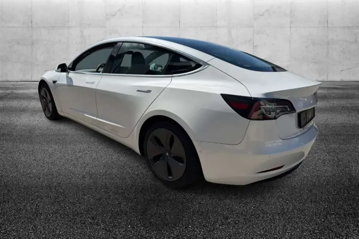 Usata Tesla Model 3 Standard Range 100 kW (136 CV) 2020 Bianco Berlina