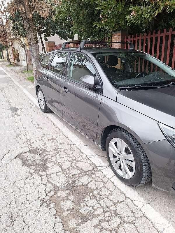Usata 2018 Peugeot 308 SW Allure Station wagon | 7300 € (Super prezzo) - Immagine 1/4
