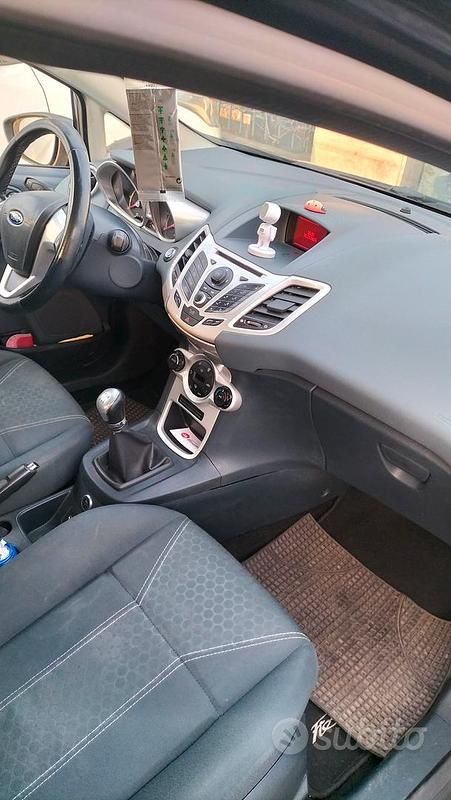 Usata Ford Fiesta Titanium 96 CV (70 kW) 2010 Nero Utilitaria