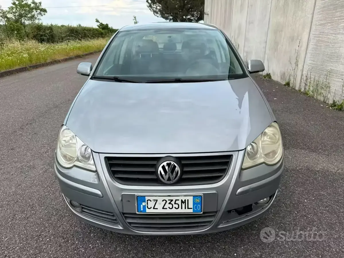 Usata VW Polo 75 CV (55 kW) 2006 Grigio Utilitaria