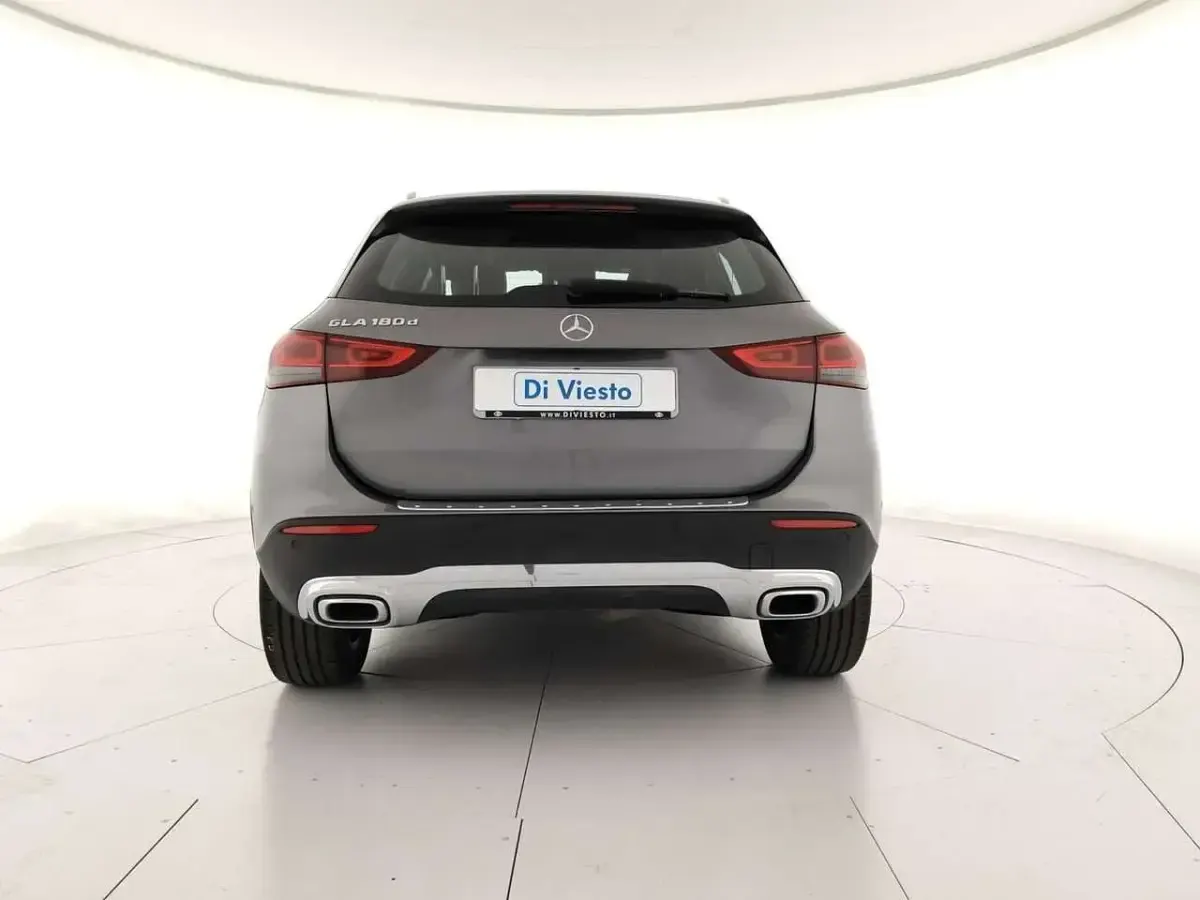 Usata Mercedes GLA180 116 CV (85 kW) 2022 Other SUV