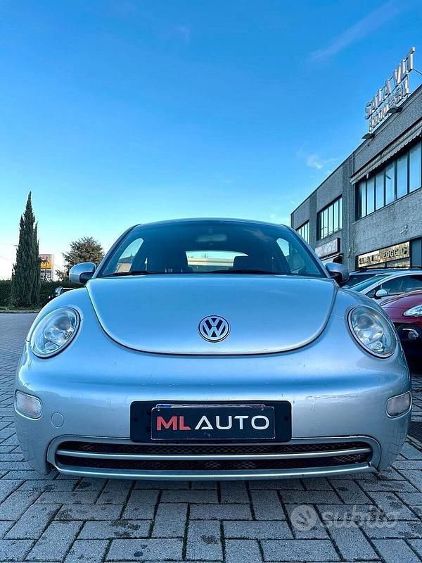 Usata VW New Beetle 101 CV (74 kW) 2004 Grigio Utilitaria