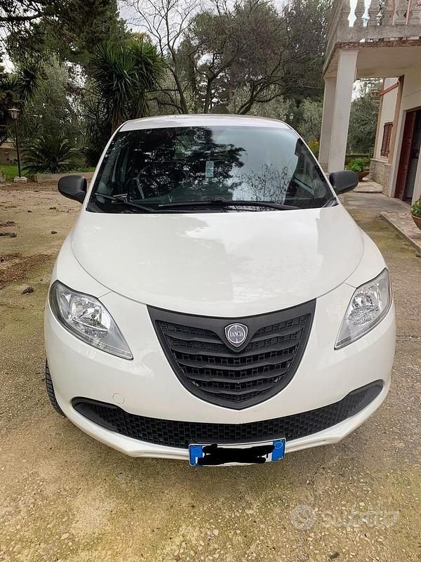 Usata Lancia Ypsilon 2014 Bianco Utilitaria