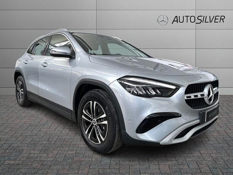 Usata Mercedes GLA180 Advanced 116 CV (85 kW) 2025 Argento / metallizzato SUV