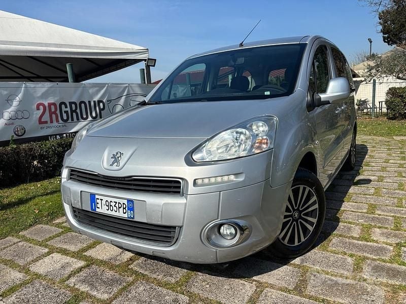 Usata Peugeot Partner Tepee 92 CV (67 kW) 2014 Grigio Monovolume