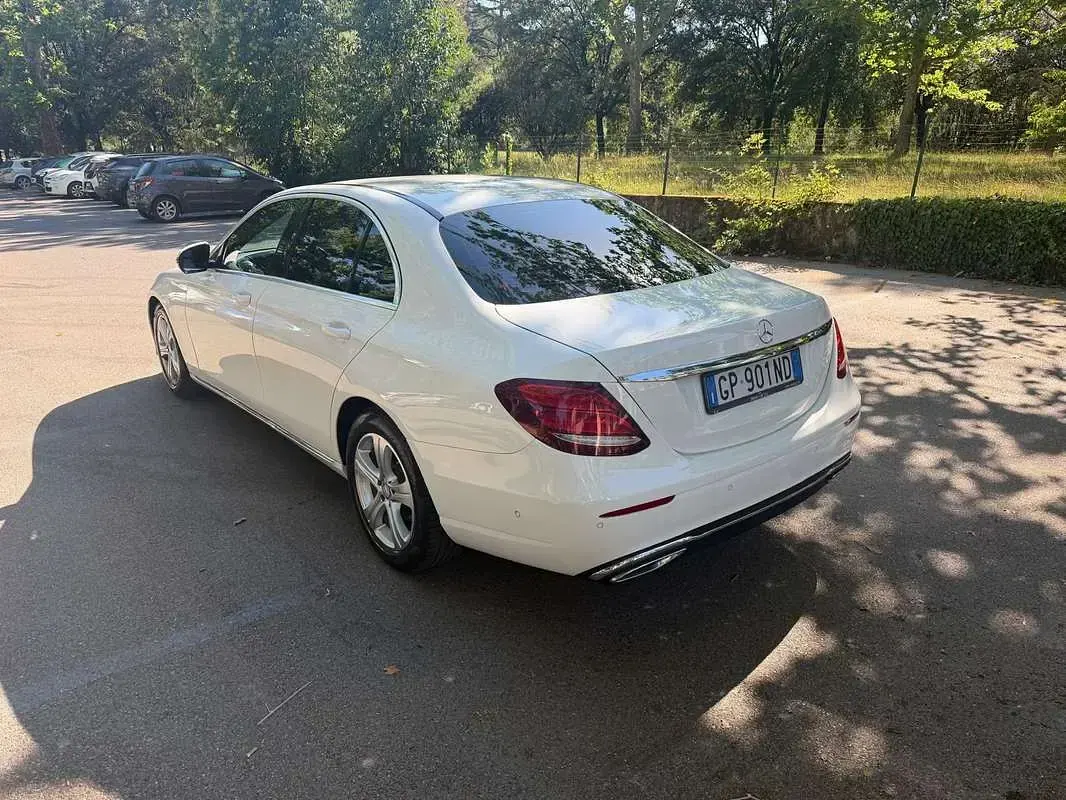 Usata Mercedes E220 Premium Plus 194 CV (142 kW) 2016 Bianco Berlina