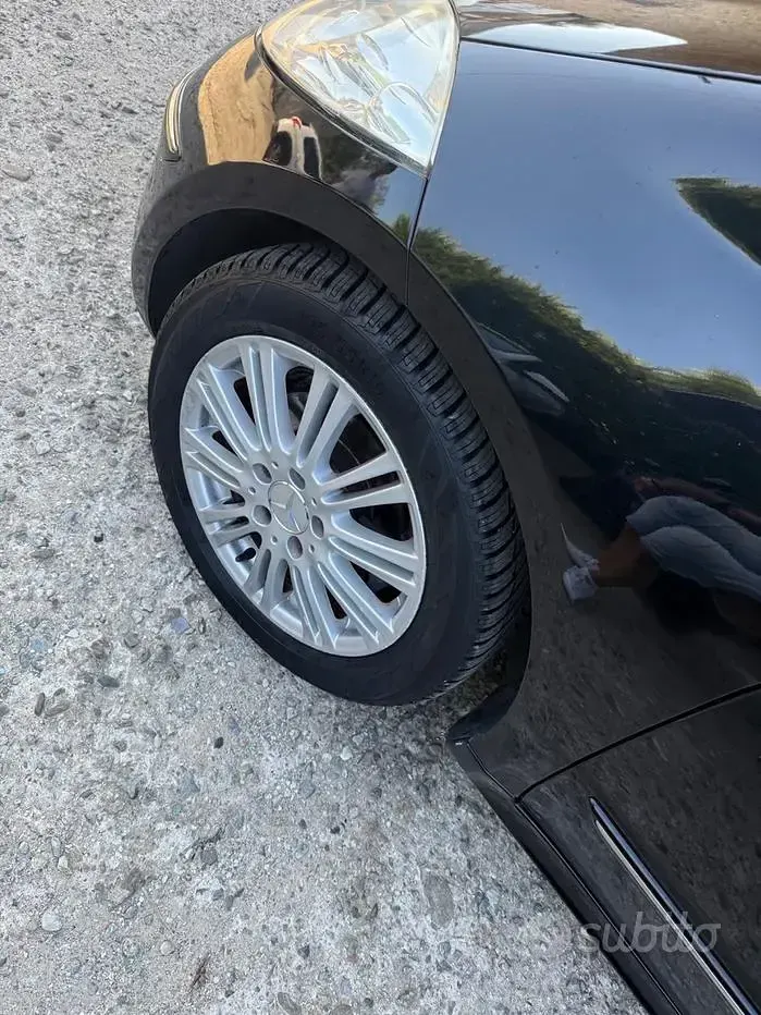 Usata Mercedes A180 Elegance 109 CV (80 kW) 2005 Nero Berlina