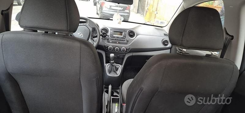 Usata Hyundai i10 83 CV (61 kW) 2017 Marrone Utilitaria