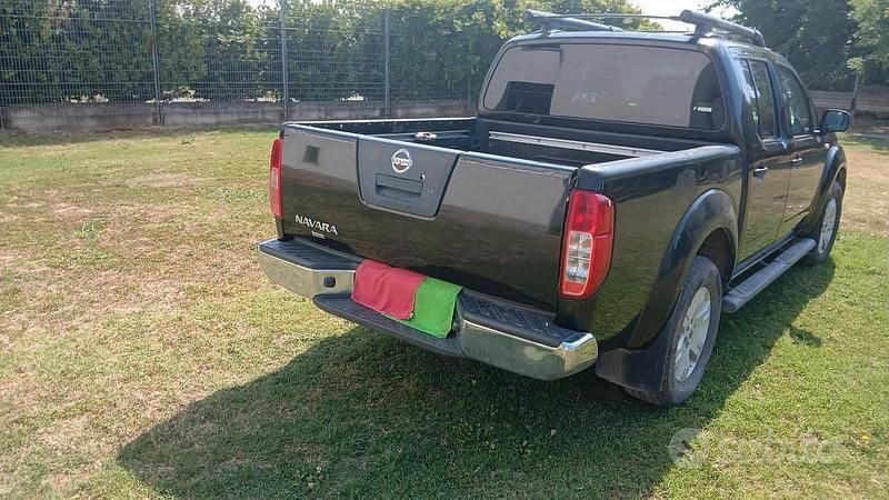 Usata Nissan Navara 174 CV (127 kW) 2007 Nero Pick-up