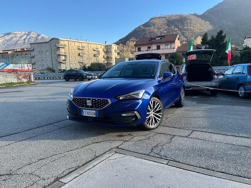 Blu Usata 2020 Seat Leon XCELLENCE Tre volumi | 16.900 € (Buon prezzo) - Immagine 1/4