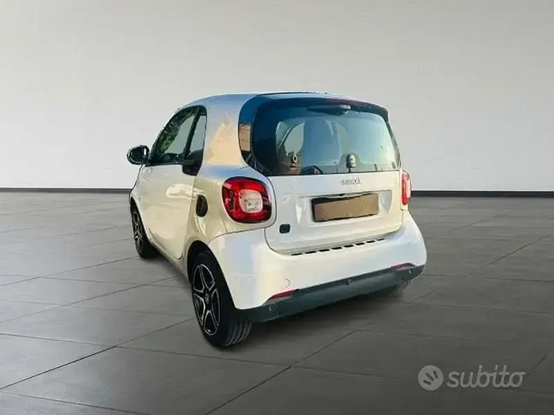 Usata Smart ForTwo Coupé Pulse 60 kW (82 CV) 2022 Bianco Utilitaria