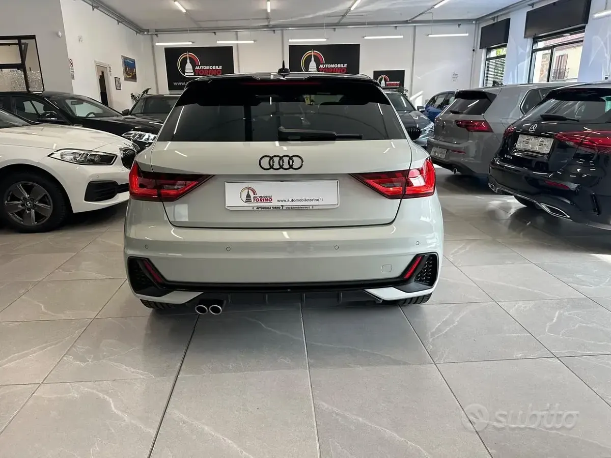 Occasion Audi A1 S-Line 207 PK (152 kW) 2024 Zwart SUV