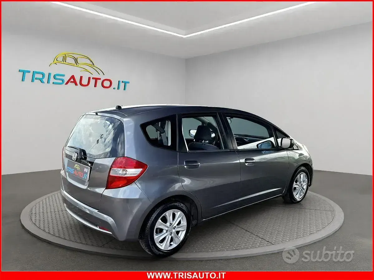 Usata Honda Jazz Comfort 101 CV (74 kW) 2011 Grigio Utilitaria