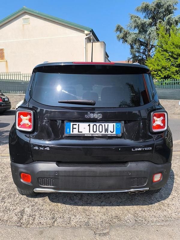 Usata Jeep Renegade Limited 140 CV (102 kW) 2017 Nero SUV