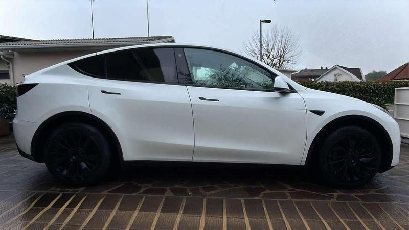 Usata 2023 Tesla Model Y RWD SUV | 28.900 € (Super prezzo) - Immagine 1/4