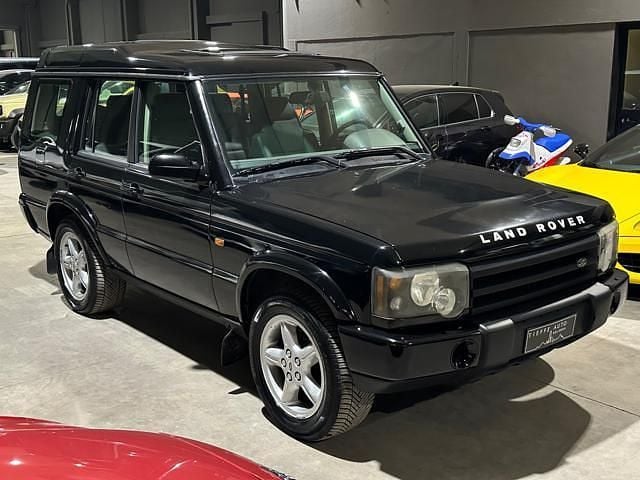 Usado Land Rover Discovery 2 Vogue 185 HP (136 kW) 1999 Preto SUV