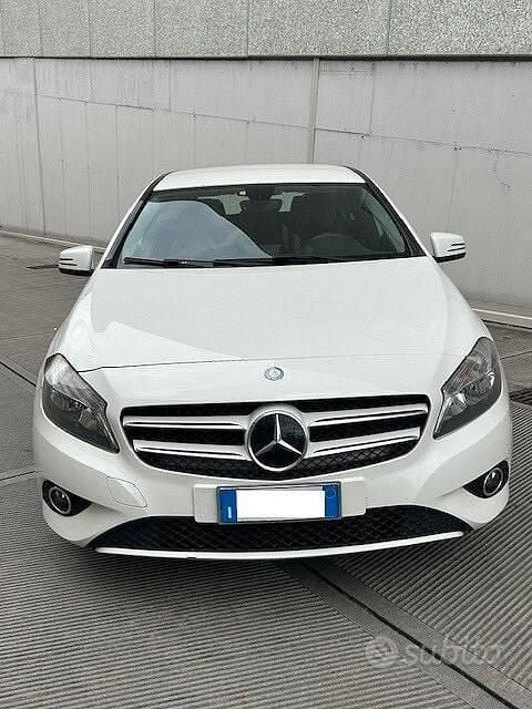 Usata Mercedes A180 Executive 108 CV (79 kW) 2015 Bianco Berlina