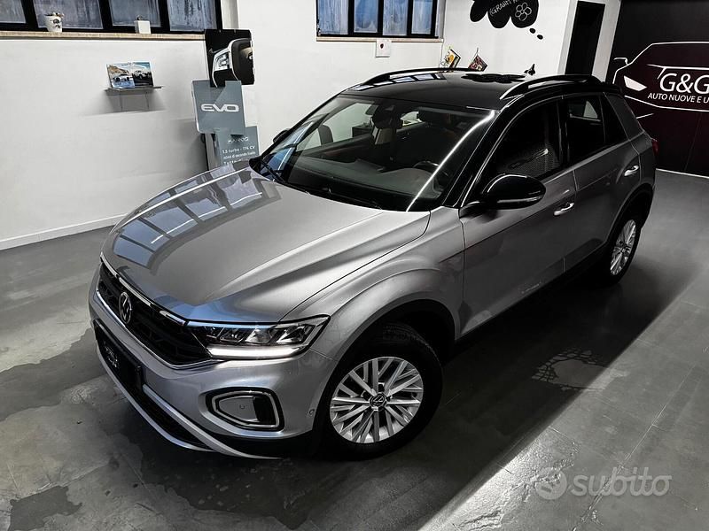 Usata VW T-Roc Life 150 CV (110 kW) 2022 Grigio SUV