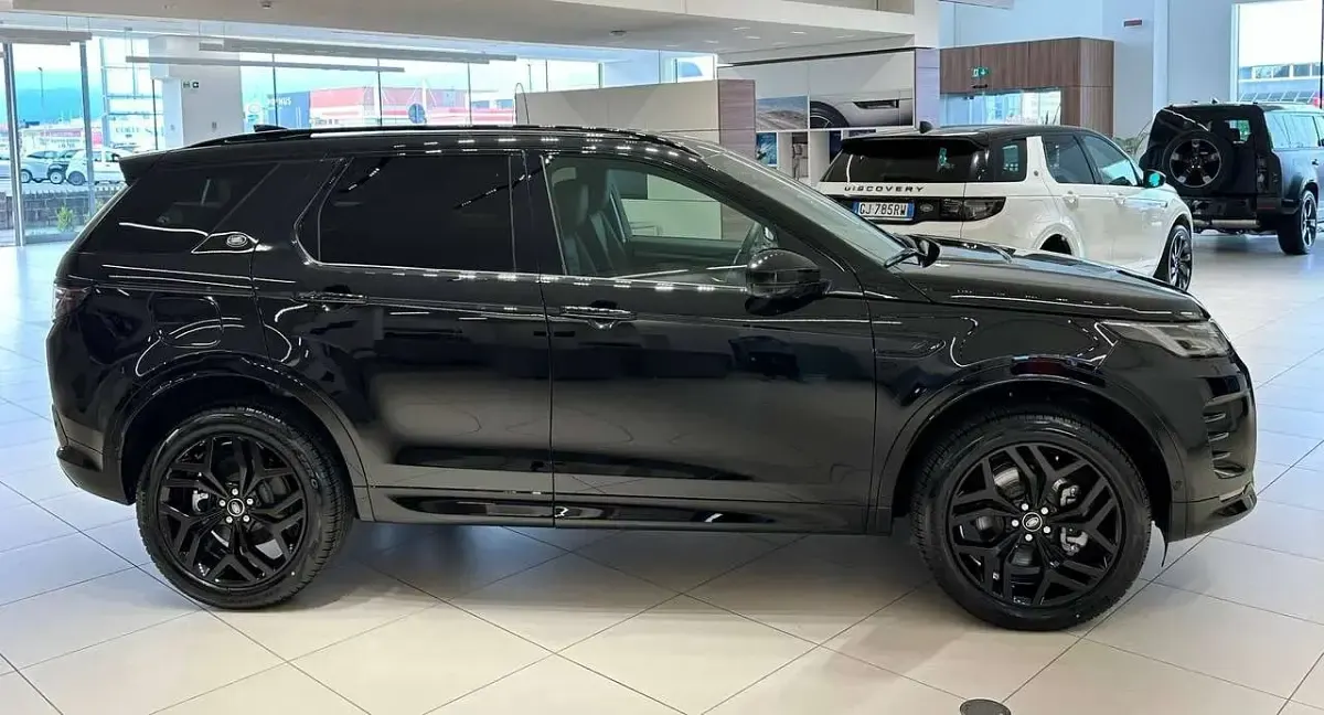 Nuova Land Rover Discovery Sport Landmark 269 CV (197 kW) 2026 Santorini black SUV