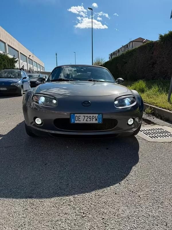 Usata Mazda MX5 Essence 126 CV (92 kW) 2007 Grigio Cabrio