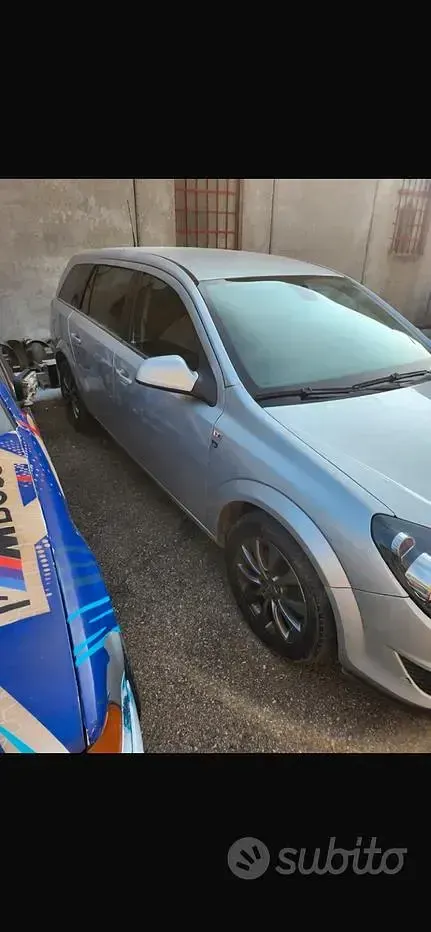 Usata Opel Astra 110 CV (80 kW) 2010 Grigio Station wagon