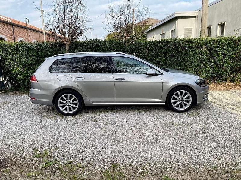Usata VW Golf VII Executive 116 CV (85 kW) 2019 Argento Station wagon