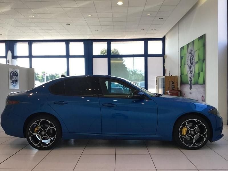Usata Alfa Romeo Giulia Sprint 280 CV (205 kW) 2024 Blu Berlina